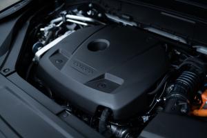 Volvo XC90 T8 Excellence 2015 года  (JP)